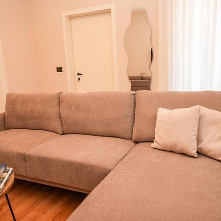Bougainvilla Apartments Тирана Екстер'єр фото