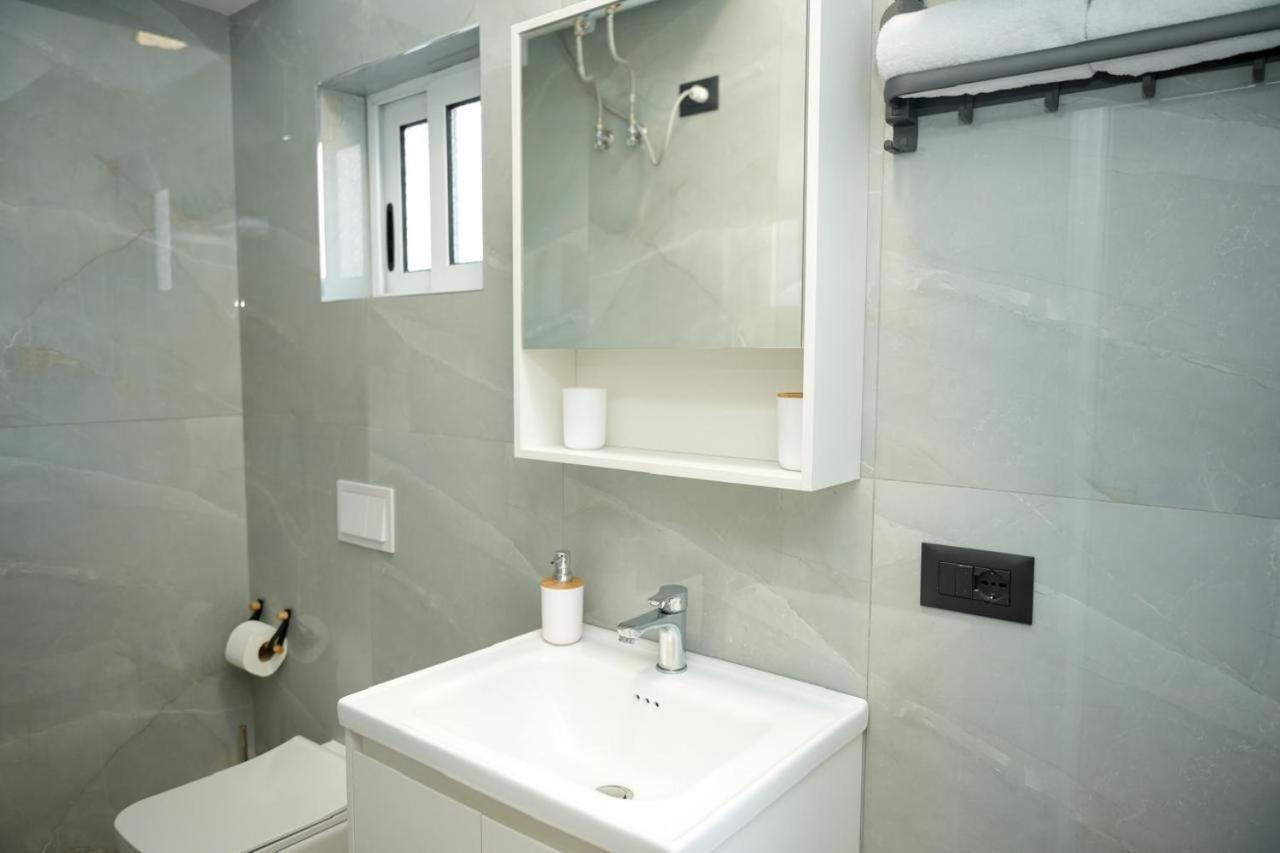 Bougainvilla Apartments Тирана Екстер'єр фото