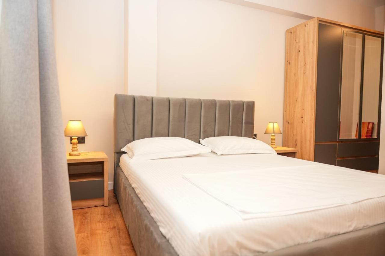 Bougainvilla Apartments Тирана Екстер'єр фото