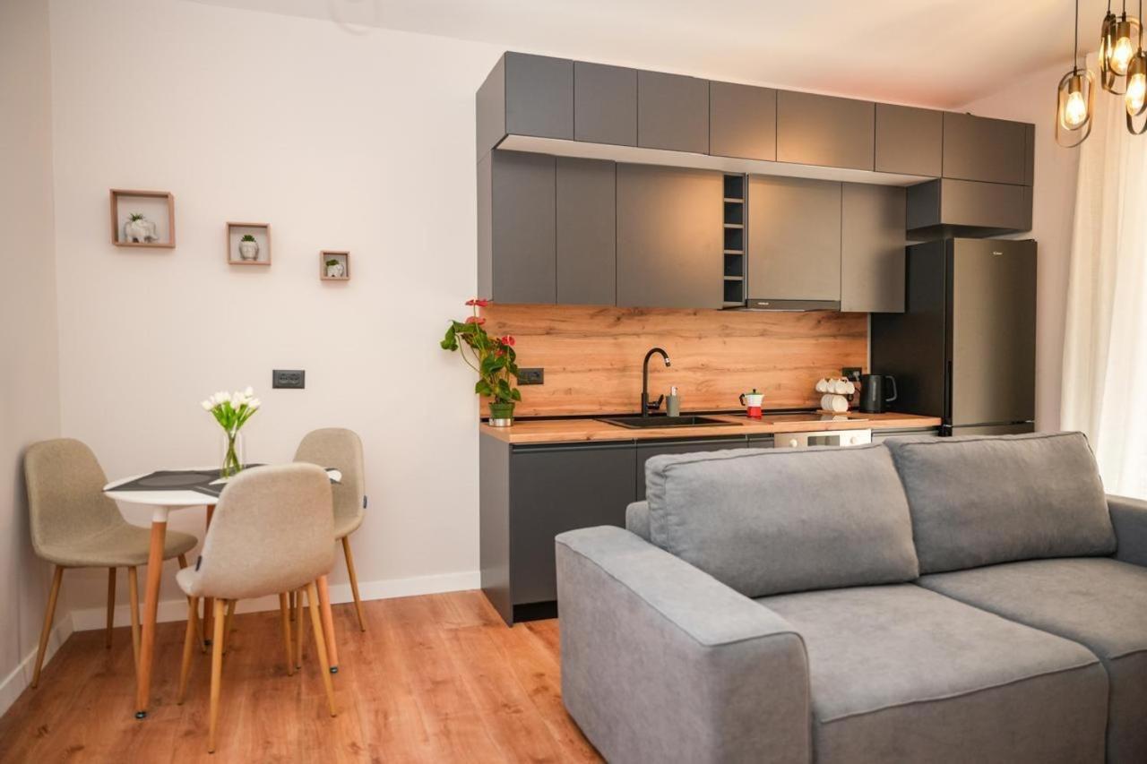Bougainvilla Apartments Тирана Екстер'єр фото