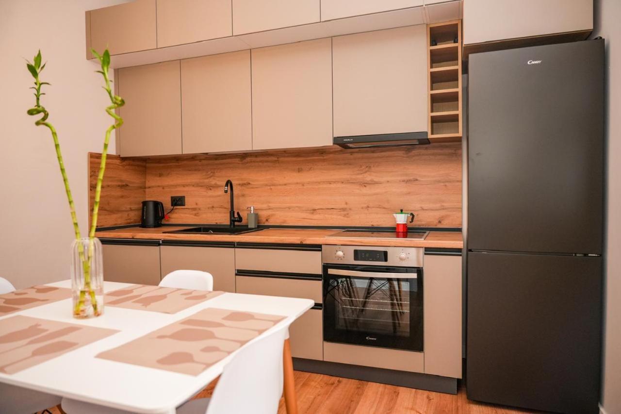 Bougainvilla Apartments Тирана Екстер'єр фото