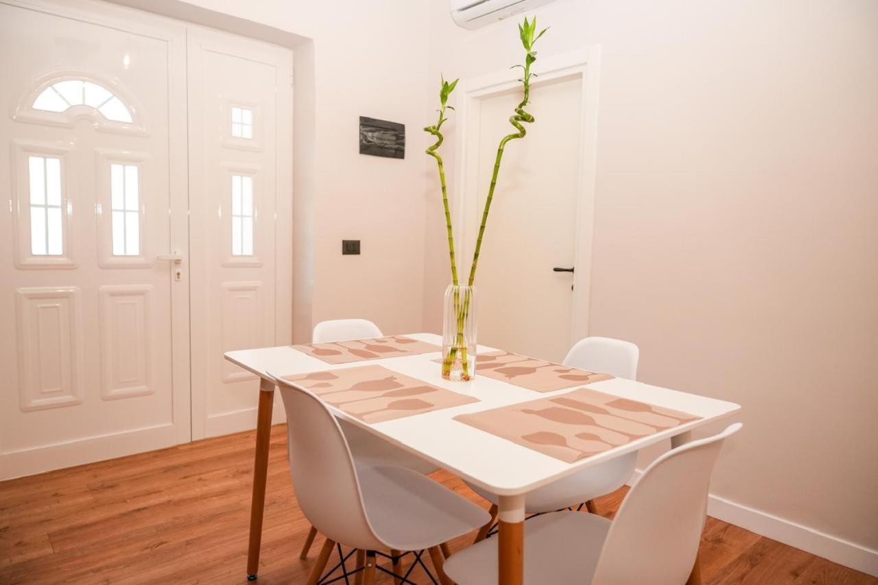 Bougainvilla Apartments Тирана Екстер'єр фото