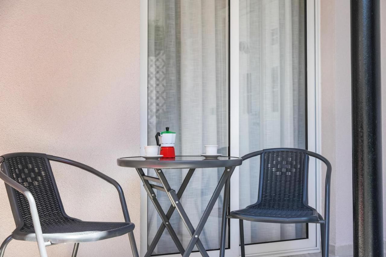 Bougainvilla Apartments Тирана Екстер'єр фото